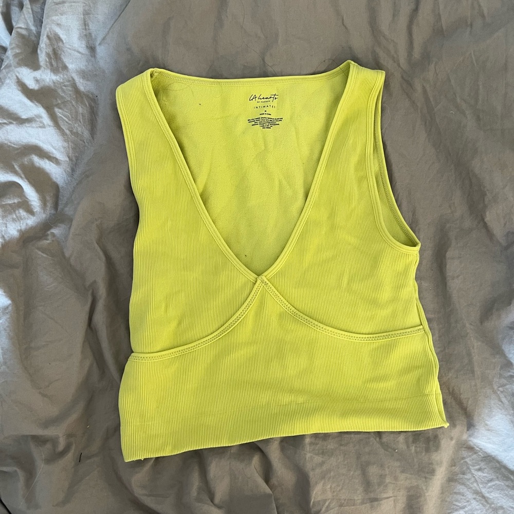 Tight cropped v neck green top